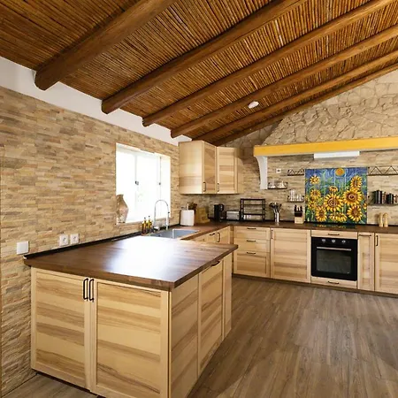 Splendid Penina Retreat Holiday home